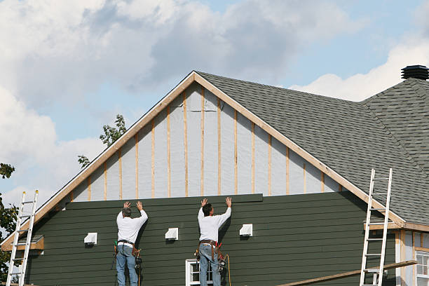 Professional Siding Contractor technician working in Unionville, VA